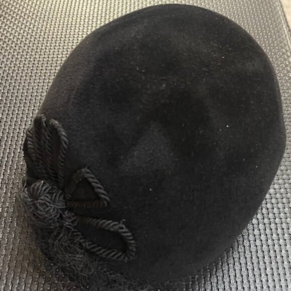 Frank Olive Private Collection Black Wool Hat w Looped Cord Flower Design 7 1/2\